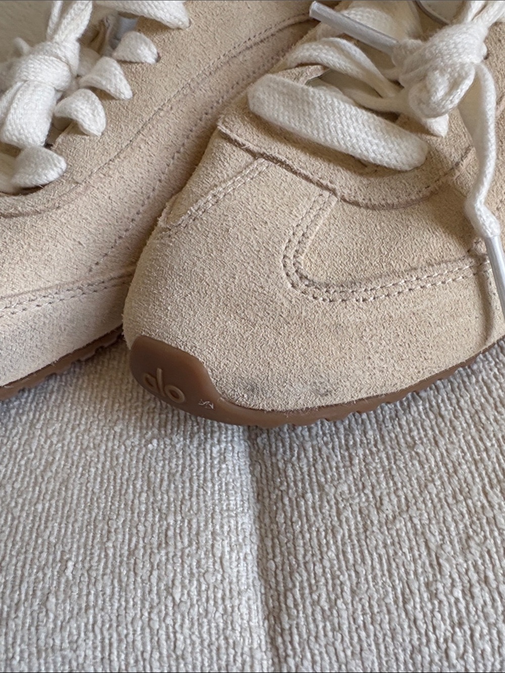 ALO Sunset Sneaker Suede Low-Top size W 8.5 M7 - Picture 3 of 7